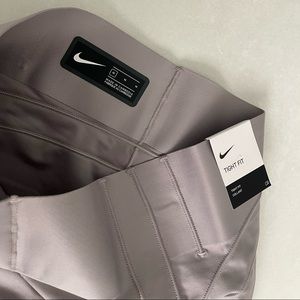 BRAND NEW silver Nike legging